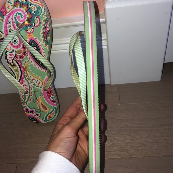 Vera Bradley Flipflops - Picture 3 of 4